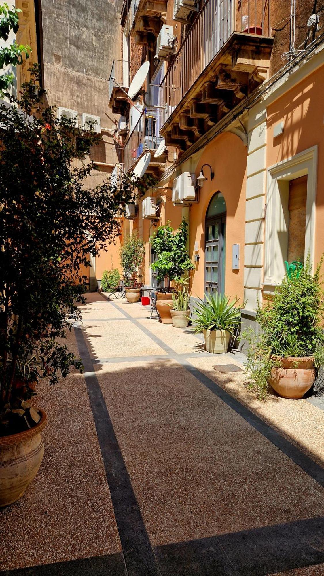 Borgo Santa Caterina - Fiera "Ventotto Holiday Home" Catania Exterior photo